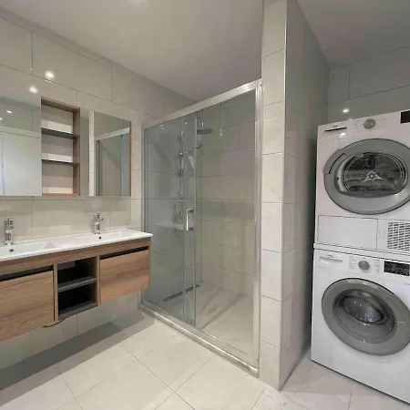 וילה Luxury With Pool In