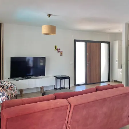 Luxury With Pool In * מרמריס