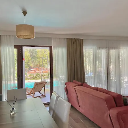 וילה Luxury With Pool In מרמריס