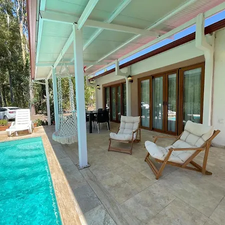 Luxury With Pool In מרמריס