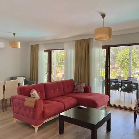 וילה Luxury With Pool In