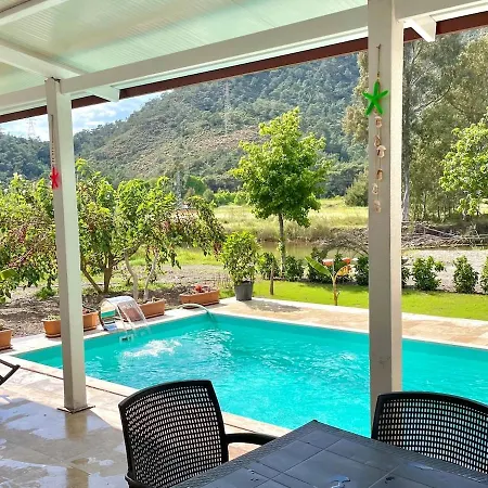 וילה Luxury With Pool In *