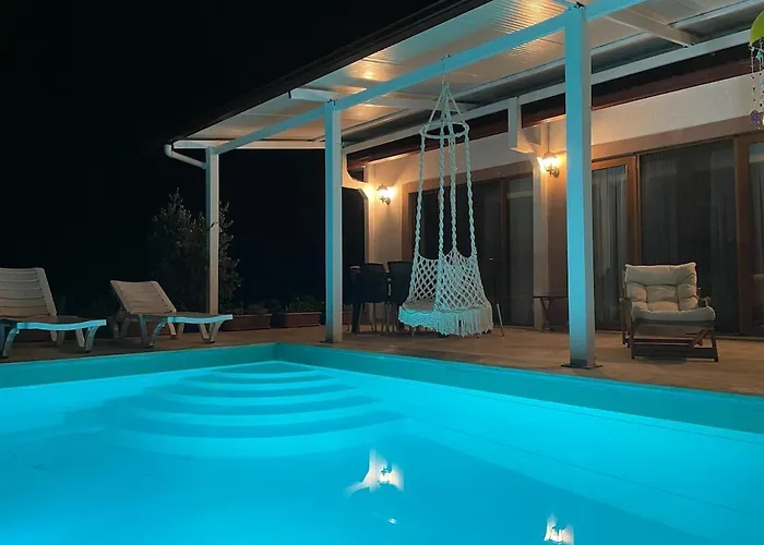Villa Luxury With Pool In