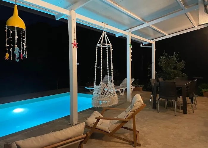 Luxury With Pool In فيلة مرمريس
