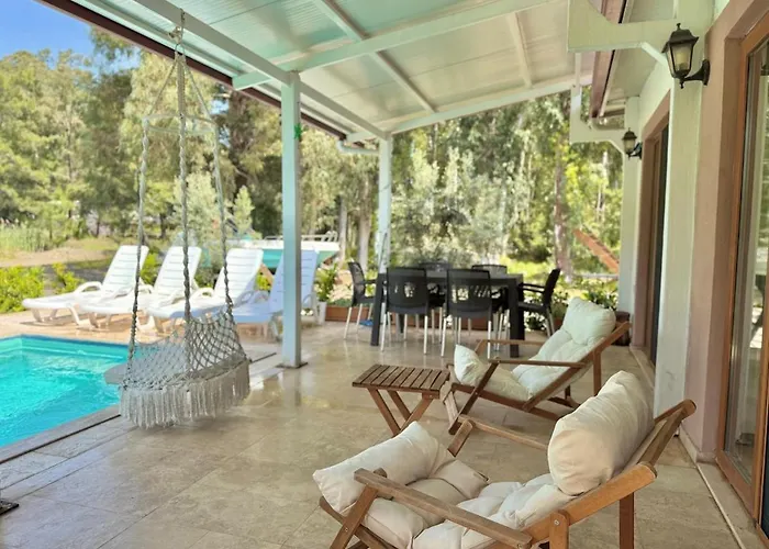 Luxury With Pool In فيلة