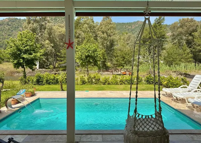 Luxury With Pool In فيلة